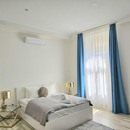 Designer Downtown Gem Apartment Budapest Exterior photo