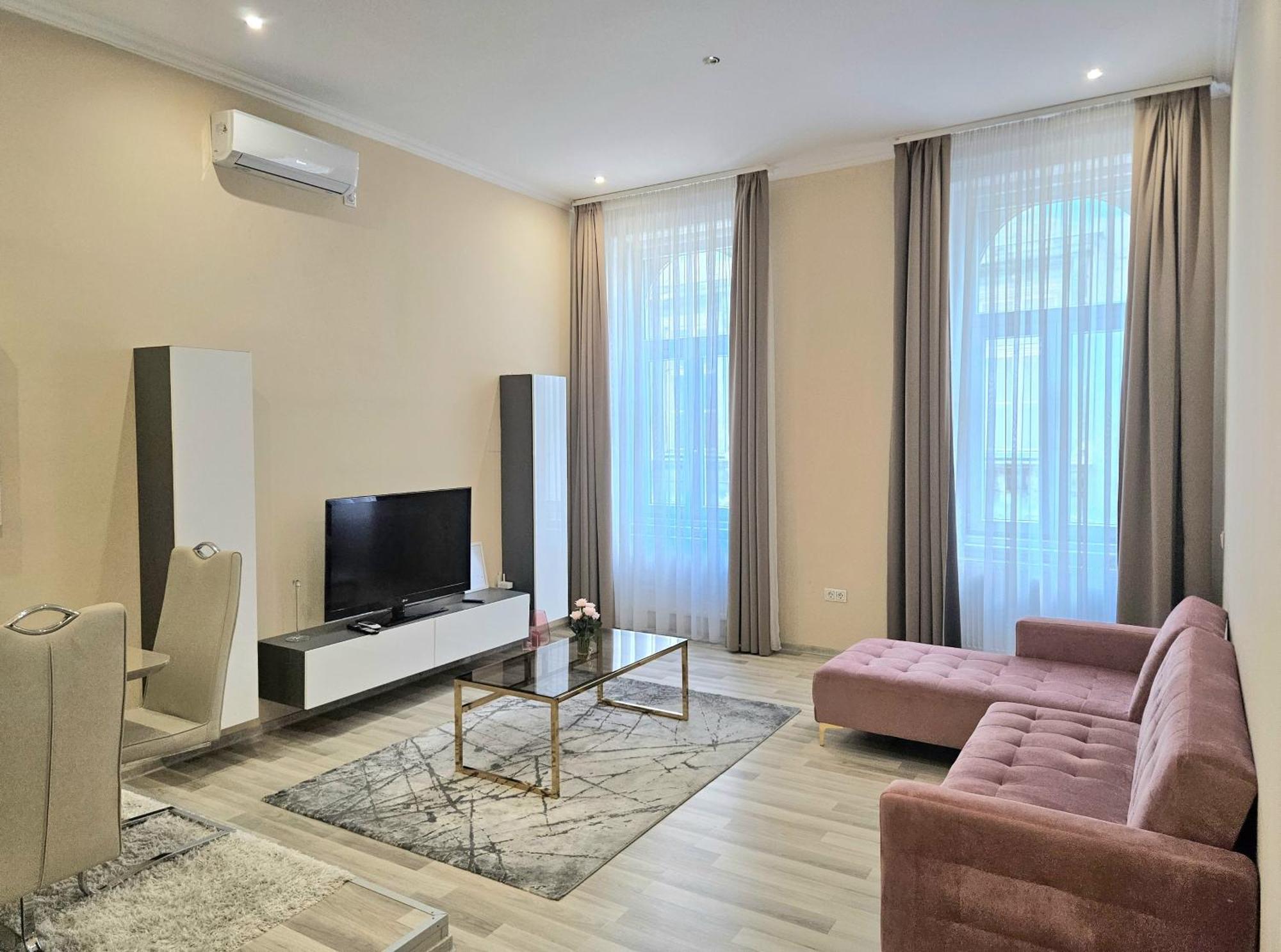 Designer Downtown Gem Apartment Budapest Exterior photo