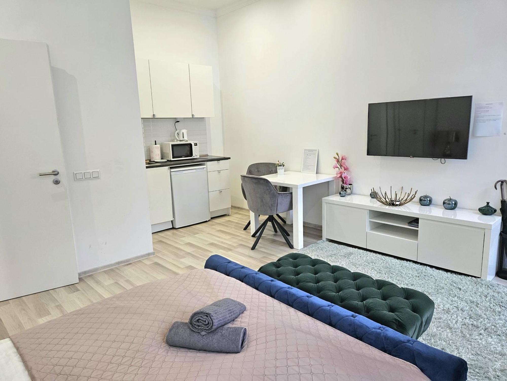 Designer Downtown Gem Apartment Budapest Exterior photo